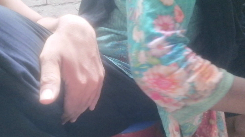 Skakoi: 德西 vabi 继兄弟说话有趣的性爱