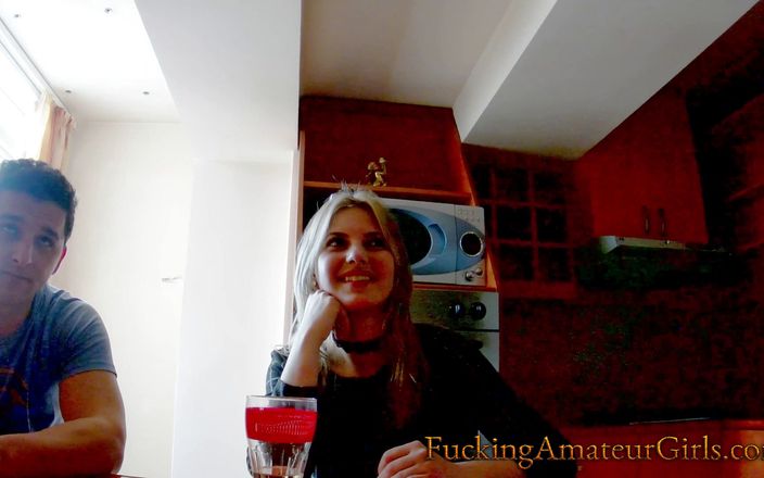 Fucking Amateur Girls: Покорную блондинку долго и грубо трахнули два крутых мужчины