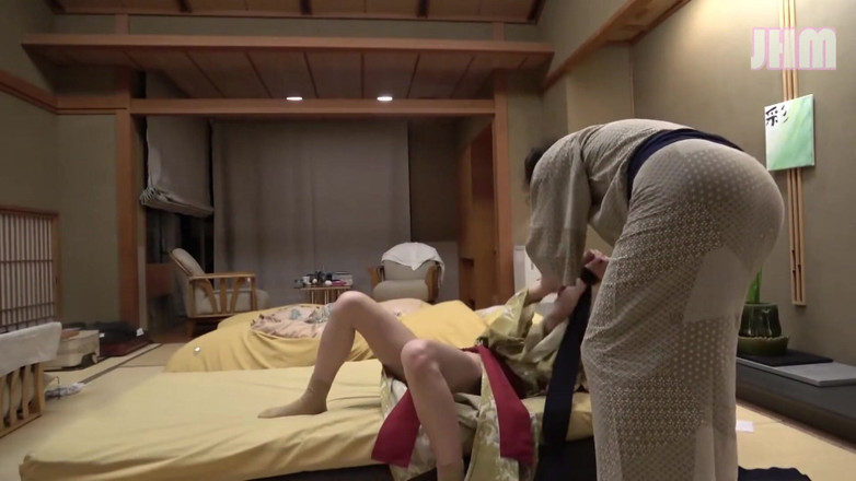 Japanese Hentai Matings: Resort Escape com Kanoka, uma mulher casada de 42 anos - 2