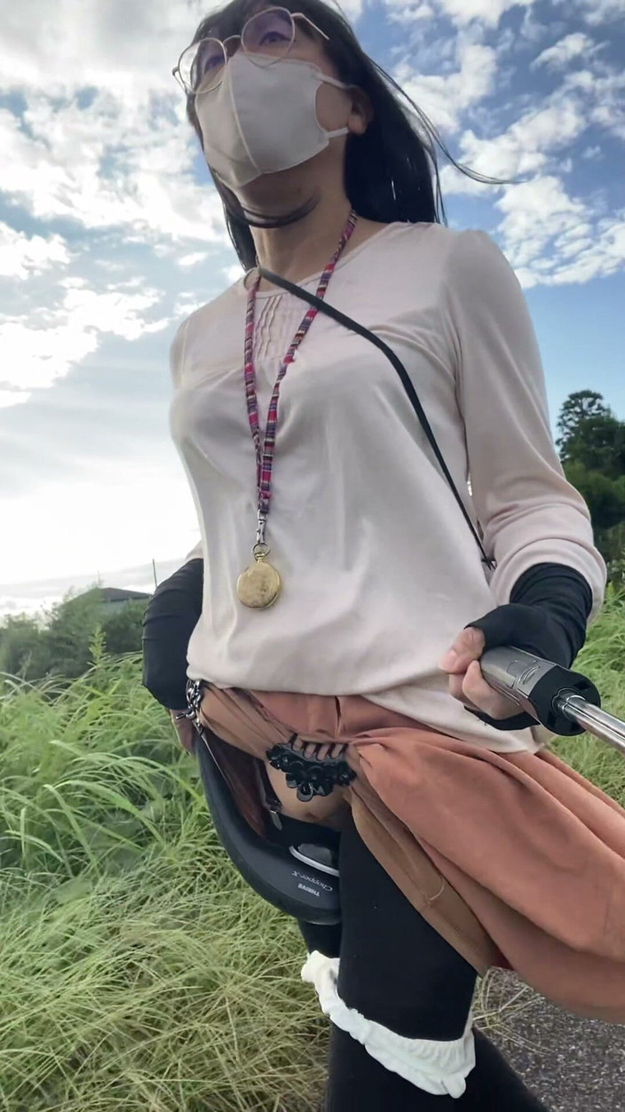 megu2002: Nr. 332 ein Spaziergang mit einem elektrischen Massagegerät