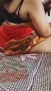 Sexy Bangoli MILF Bhabhi Gets Hard Fucked by Her Servant