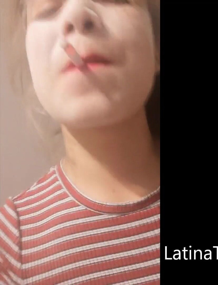 Nikki Montero: Alis kouří hluboko do krku a stříká