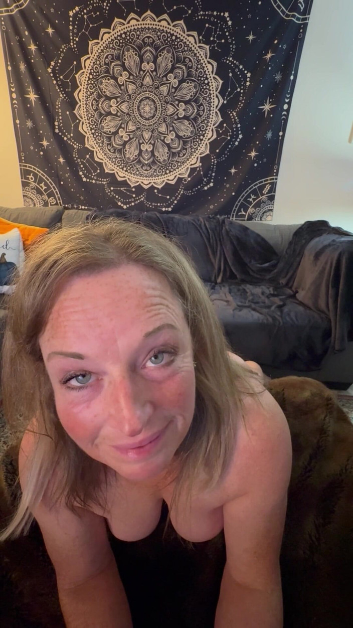 Bonewizzard69: कामुक बोनमेडिन क्या आप कृपया अपना लंड मुझमें डाल सकते हैं गंदी बात कर रही चोदने लायक मम्मी, लंबी सख्त डॉगी क्रीम पाई