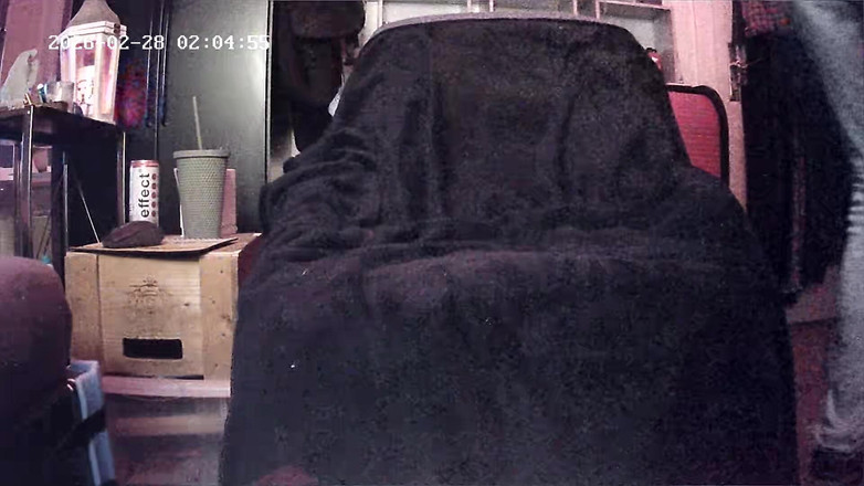 JeansdadXL: Üvey baba gece için çalışmaya başlıyor