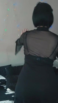 Mavis Dracula, iubita ta vampir înfometată de spermă - Ezra Faith - Mp4 HD