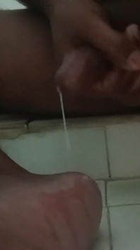Ragazzo desi soloshorte di sul piede