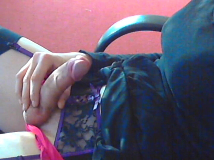 Chloe Sissy: Sexy travestiet dit aftrekken