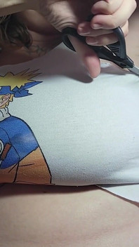 Corte mi camisa para que pueda encajar mejor (sfw)