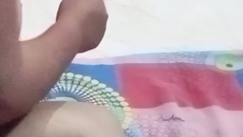 Horny world RU: 印度热辣性感人妻的性爱把我的妻子从我的鸡巴上释放出来