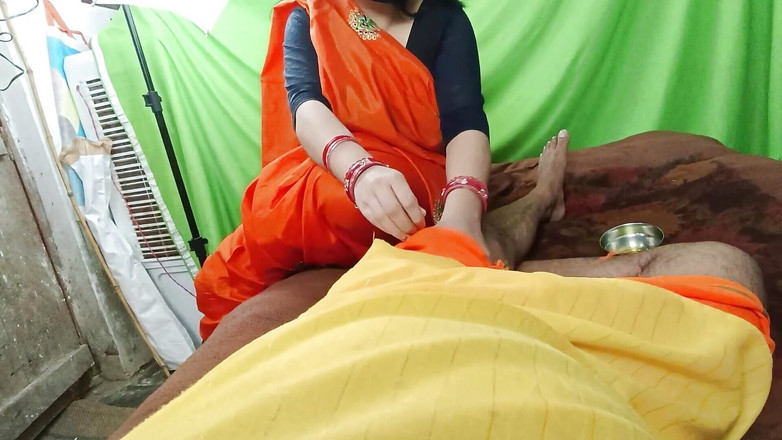 Pyaripooja22: Я схопив товстий пеніс свого тестя і сказав, трахни свою маленьку невістку чистим голосом хінді