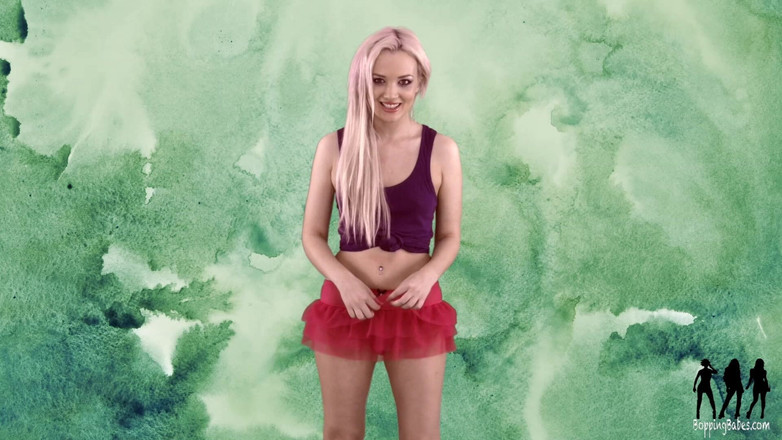 Bopping babes: Faye X - clubbingendes mädchen