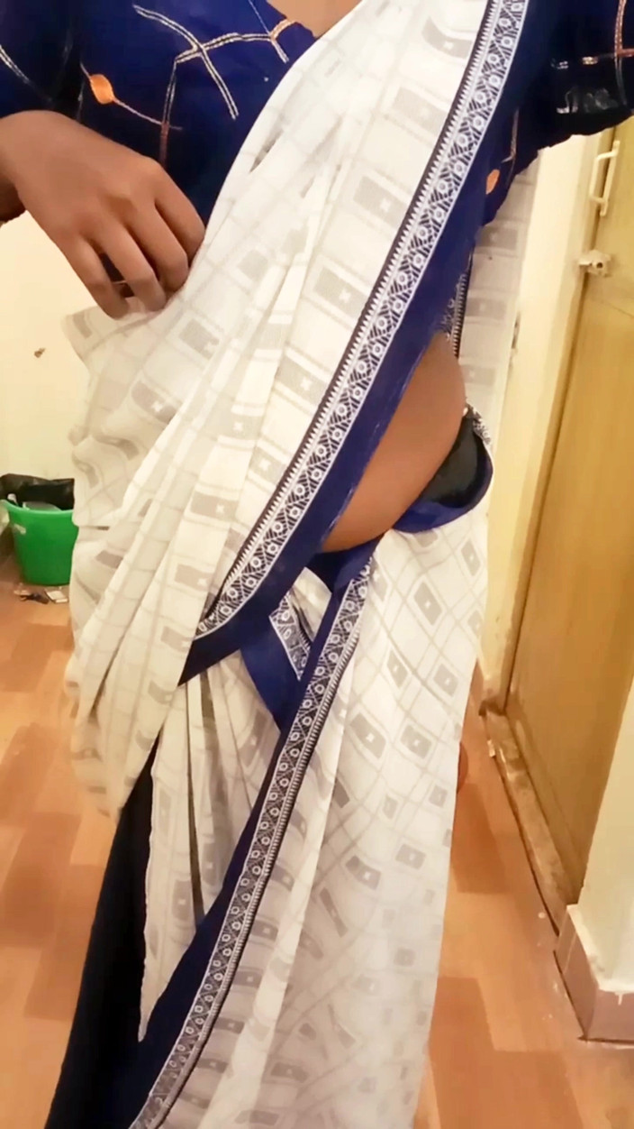 RenuRaj: Desi Tamil Wife Renu Panties Body Show &amp; Slow Saree Dressing...