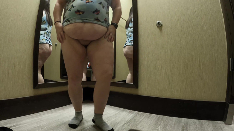 SexyNEBBW: Sexy BBW locker room