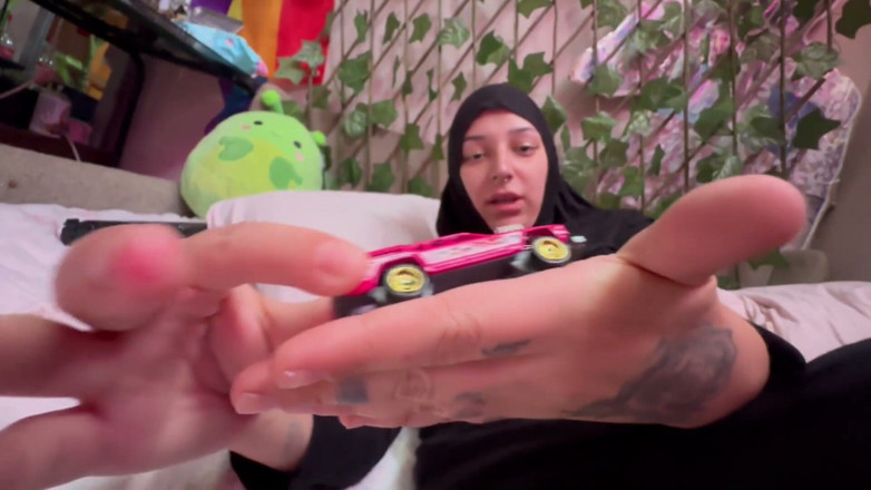 lanalovacutie: Muslim Giantess Car in Pussy