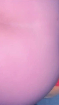 Polla gruesa llena un pequeño coño apretado de chicas