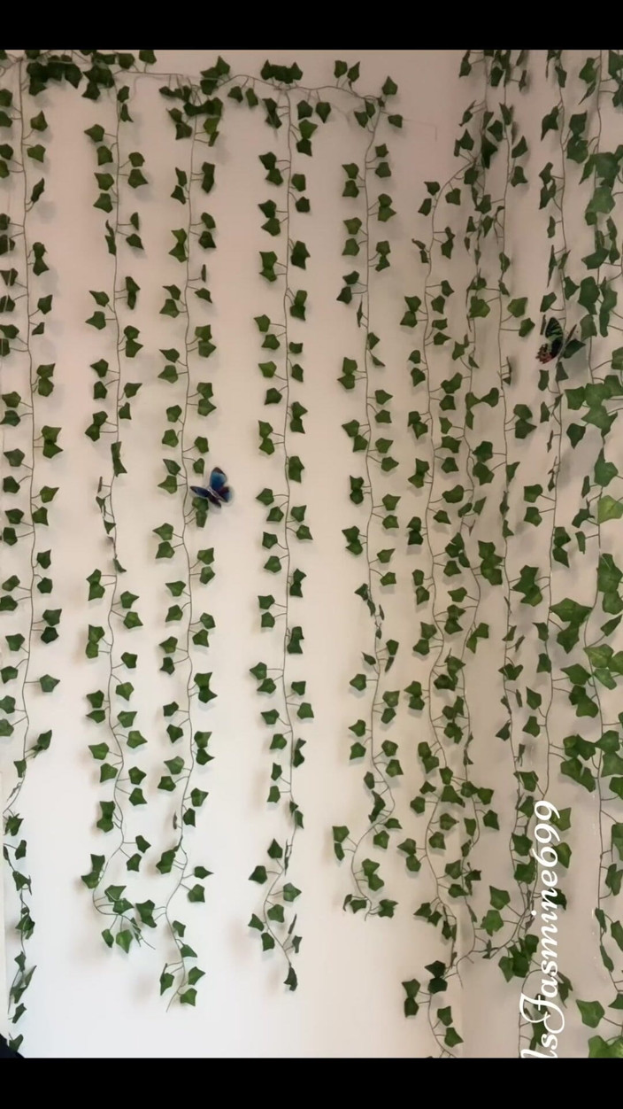 Jasmine Flowers: Большая задница