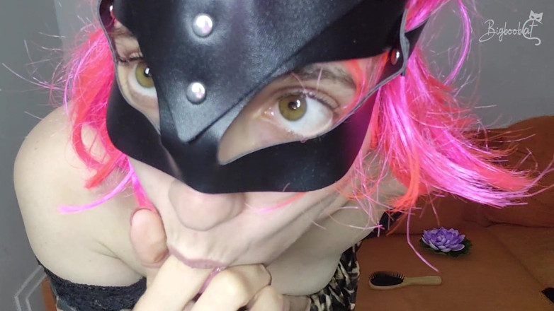 BigBoobCat: Geniet van mijn grote natuurlijke tieten en sensueel poesjesmasker tijdens...
