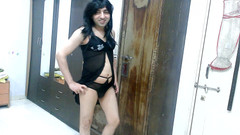 Cute & Nude Crossdresser: Sexy sissy travestito effeminato sweet lecca-lecca in bambola nera calda.