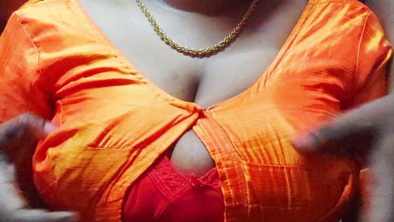 Desi Mohini: Seksowna nauczycielka mamuśki hardcore sex ze swoją służącą domową