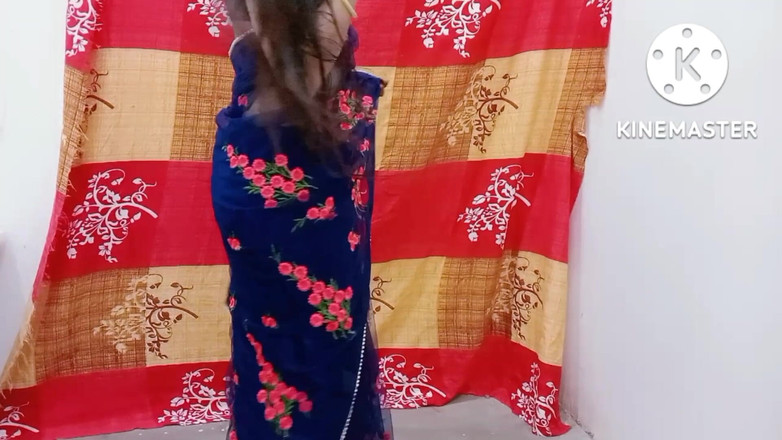 Ankurpriya000: Vaše sexy video: Priya masturbuje v kině v Sárí.