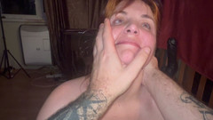 Elena917: Palme și lovituri cu pumnul cu vedere la persoana 1