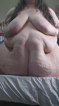 SSBBW stor mage jiggle bullerig säng