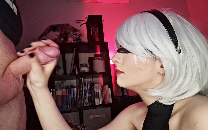 Miss Moons: 2b houdt van pik zuigen