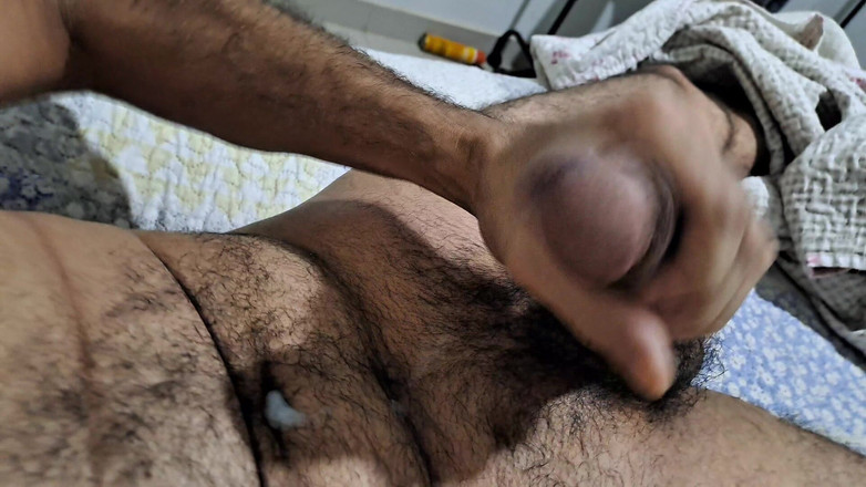 snappyblindfold3: Я снял на видео, как дрочу и взрываюсь спермой в конце