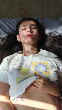 미녀 솔로 오르가즘과 신음