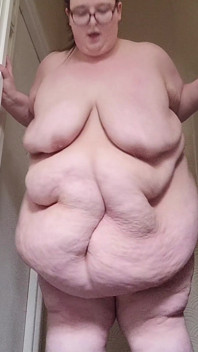 SSBBW STRIP TEASE and twirl