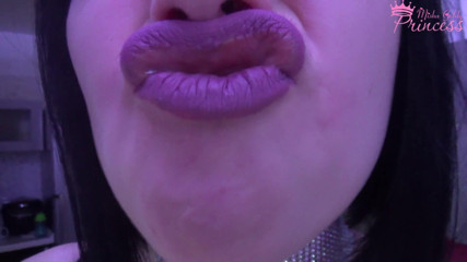 Goddess Misha Goldy: Meregangkan bibir saya!