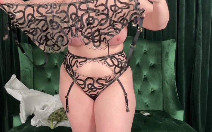 Bea York: Studio Pia Lingerie Try em vídeo