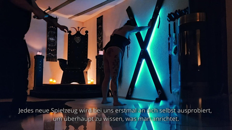 Couple Baphomet: Flogger: Martyrius Raptor-prototyp Im Test (nsfw Version)