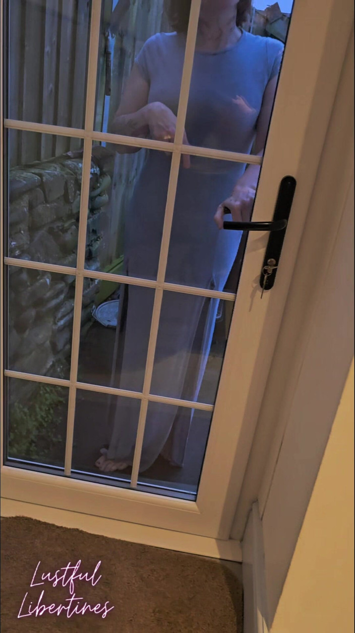 Lustful Libertines: 在我绝望的时候，他把我锁在外面！