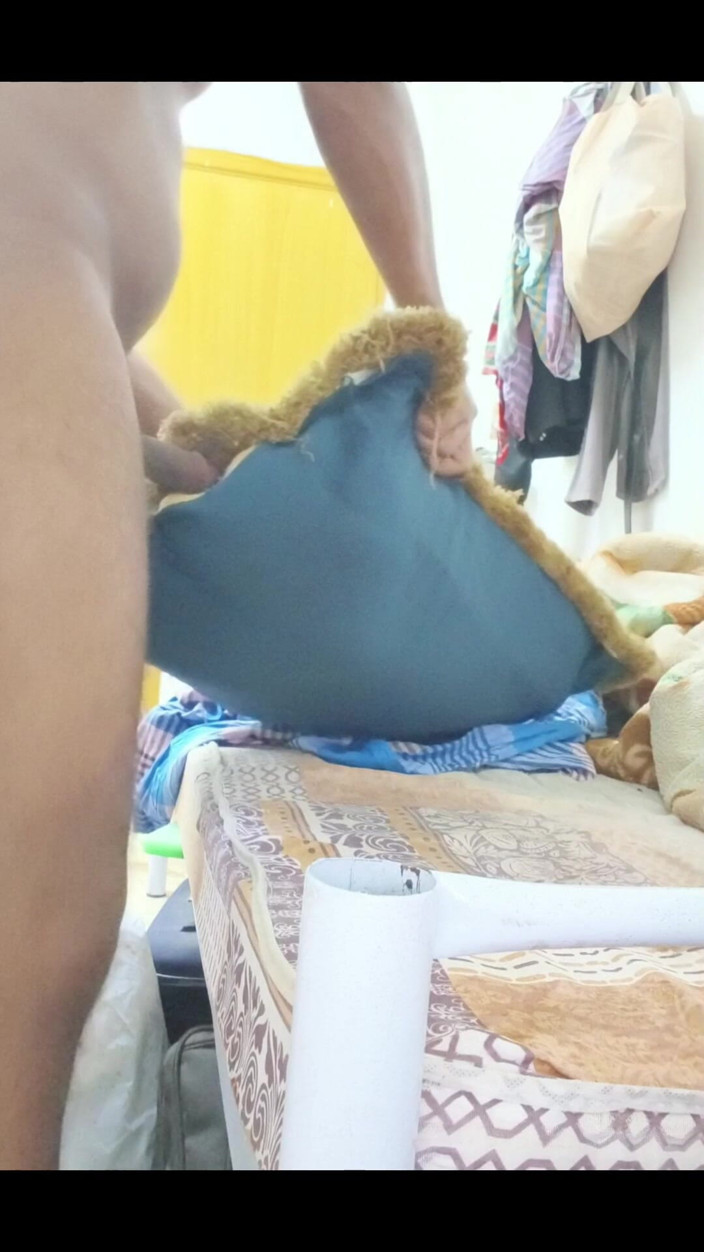 mehedi123Bow: Abang tiri berkongkek dengan adik tiri di rumah