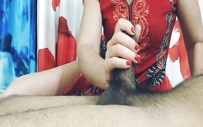Bolly Karma: Nadržená děvka MILF bere velkého čůráka divoce, podívejte se
