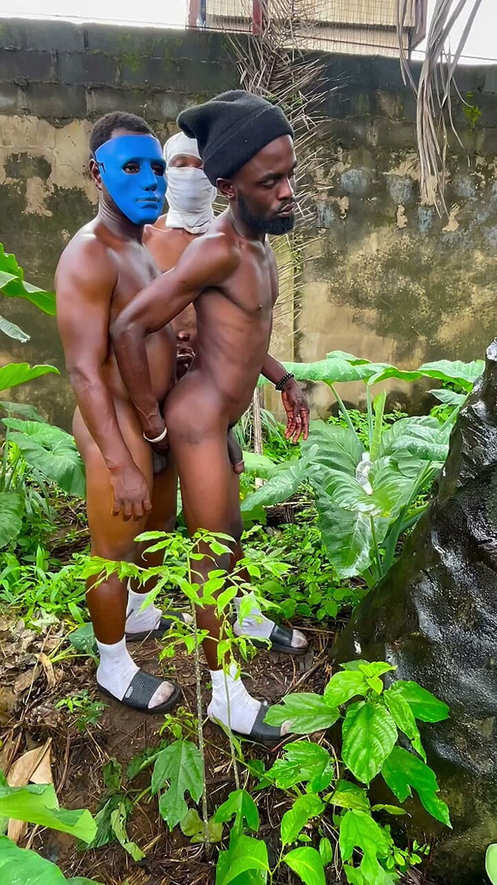 Sexylary: Outdoor-fick-dreier in einer farm