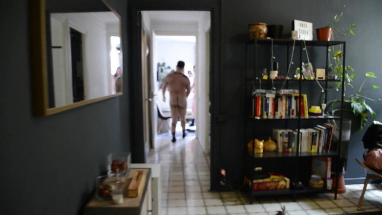 ScruffyStocky: Osos Barbudos Y Tatuados Se Maman Y Se Mojan