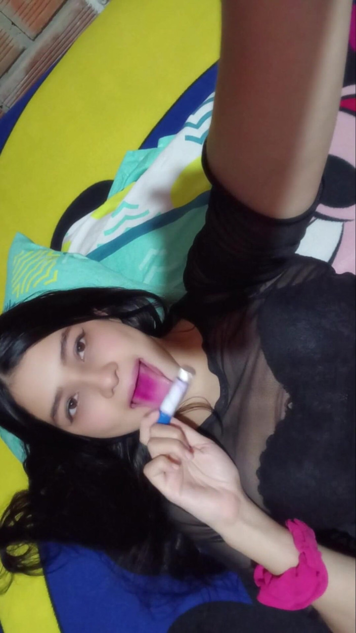 Yuli and tony: A madrasta do meu amigo me seduz enquanto ele está...