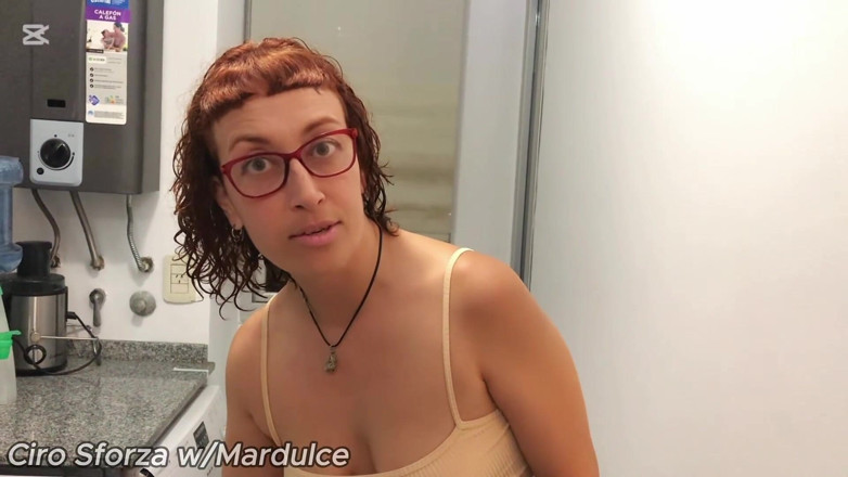 MarDulce: Quan hệ tình dục qua đường hậu môn trong nhà bếp,...