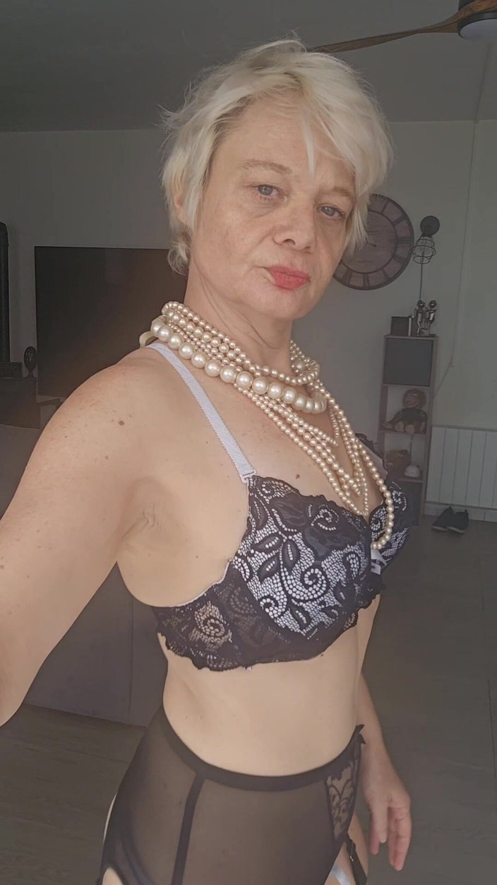 Sofy13: Kompilace Sexy Zralé Ženy, Která Miluje Sex Bez Zábran