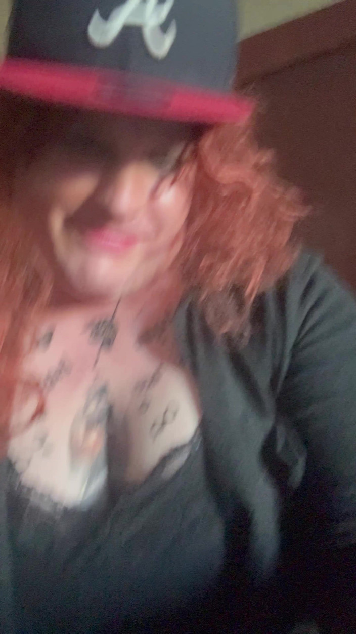 SissySlutUsed: Sissy-schlampe gibt für grindr trifft, um gefickt zu werden