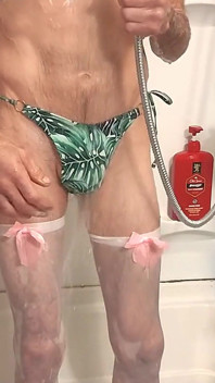 Deseando que fuera Summer Cdmichelle vistiendo sexy traje de baño verde de 2 piezas