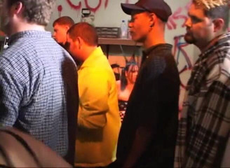 Fuck me in Public: Birkaç seksi kaltak partide sikiliyor