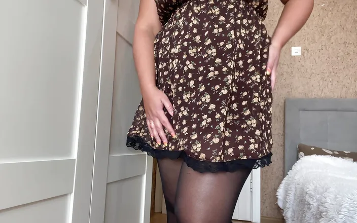 Lux Eva: Egyptian Girl Masturbates with a Beautiful Figure