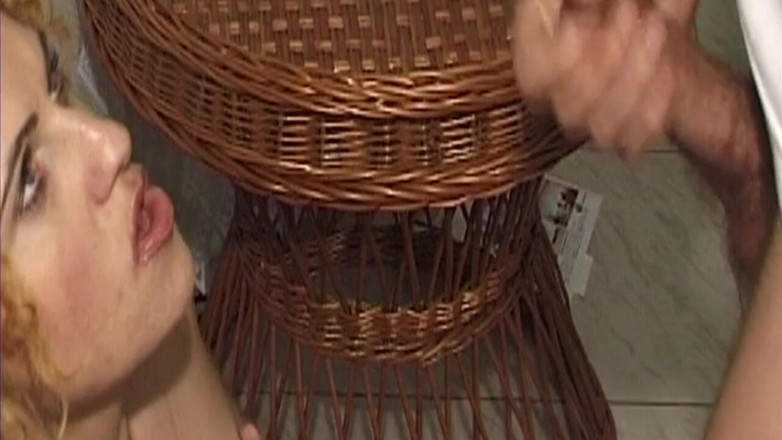 ORGASMX: Milf de pelo rizado toma anal cada centímetro de profundidad