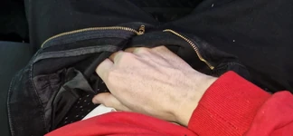 Aku diusir sama sopir taksi, kaget! Aku ngocok sopir taksi di belakang mobil saat dia lagi mengantarku ke kantor