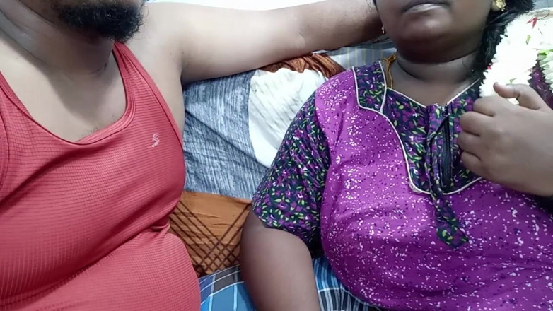 Veni: Desi Menelan Susu Dan Menghisap Panas