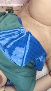 어린 교사의 자지를 즐기는 인도 여대생