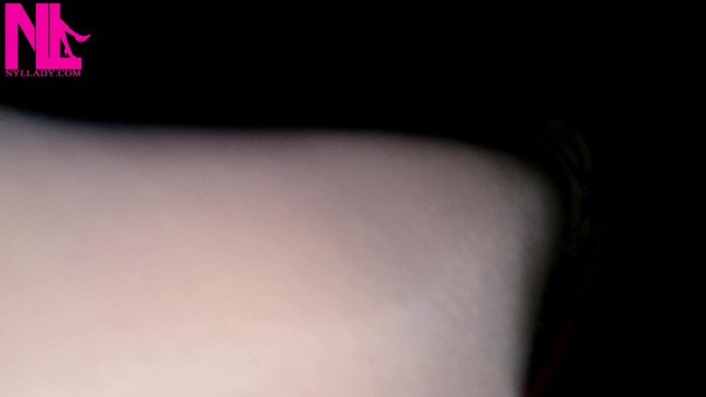 Nyllady: Memandu dalam pantyhose bogel dan pam dikongkek bworn
